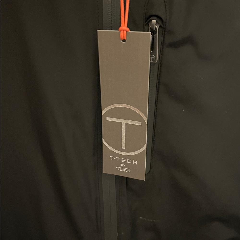 TUMI  T-tech by Tumi Performance Jacket Size Medium Hidden hood. Security pocket - Picture 3 of 12
